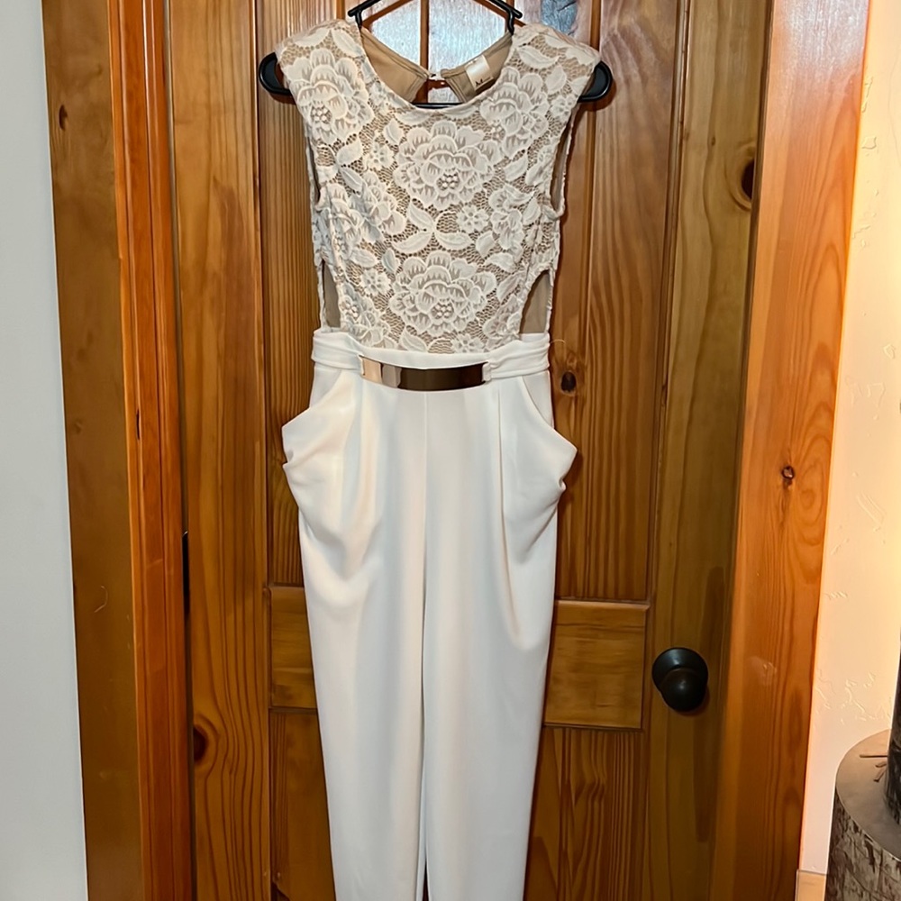 Elegant lace ivory/nude jumpsuit